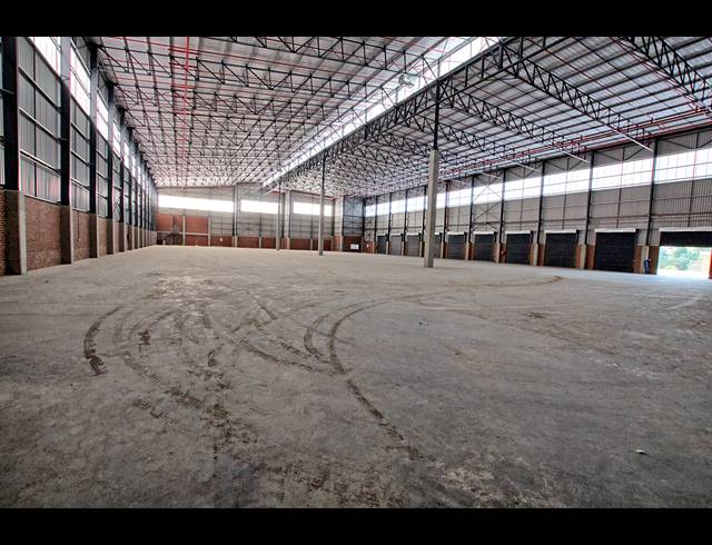 12,925M² WAREHOUSE TO LET IN NORTH RIDING